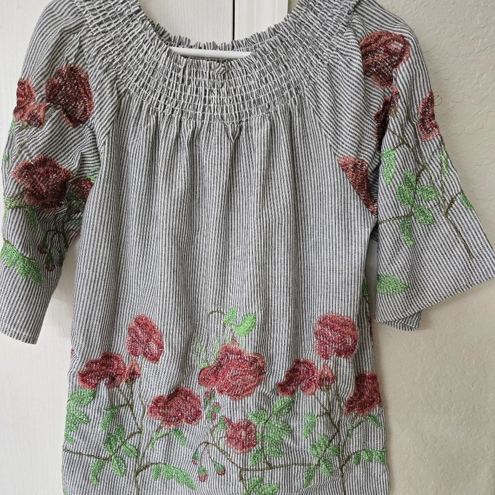 Vintage Floral Embroidered Women's Top - Picture 1 of 7